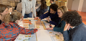 Construire sa stratégie alimentaire avec l’atelier « À Table ! La transition dans nos assiettes »
